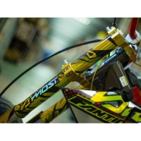 Kit déco fourche inversée Most holographique jaune
