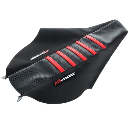 Housse de selle MOST YCF Pilot et Start carbone rouge plastifié grip nervuré